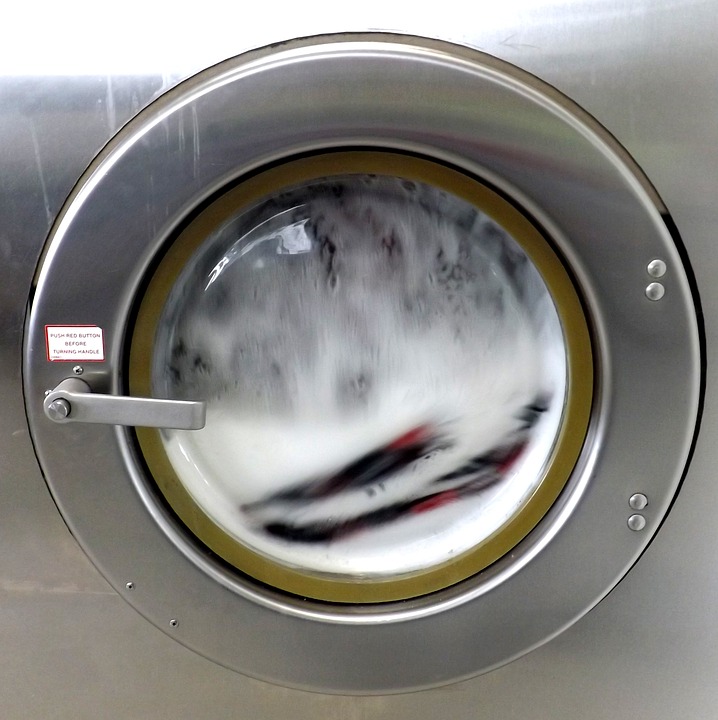 How to wash a backpack in washing machine